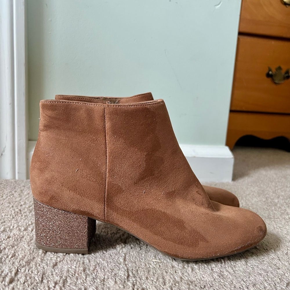 Arizona Jean Company Brown Ankle Boots with Suede Finish